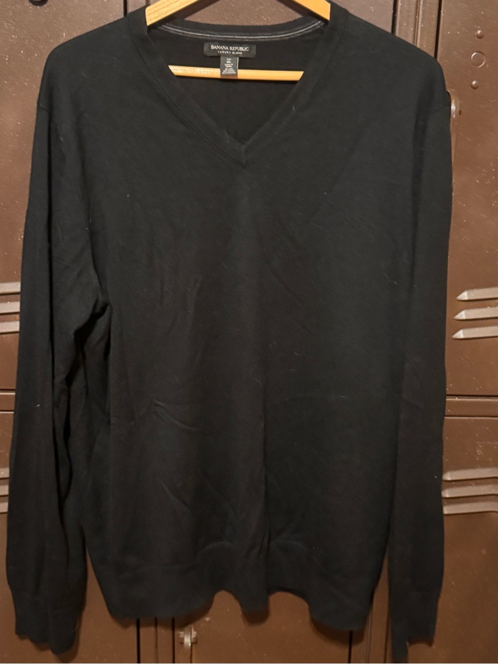 Banana Republic Men's Black V-Neck Sweater silk/cashmere